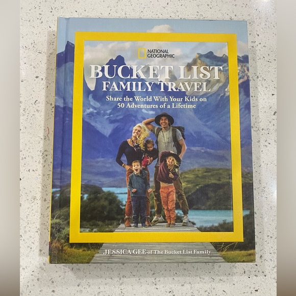 Bucket list family travel book - Picture 1 of 2